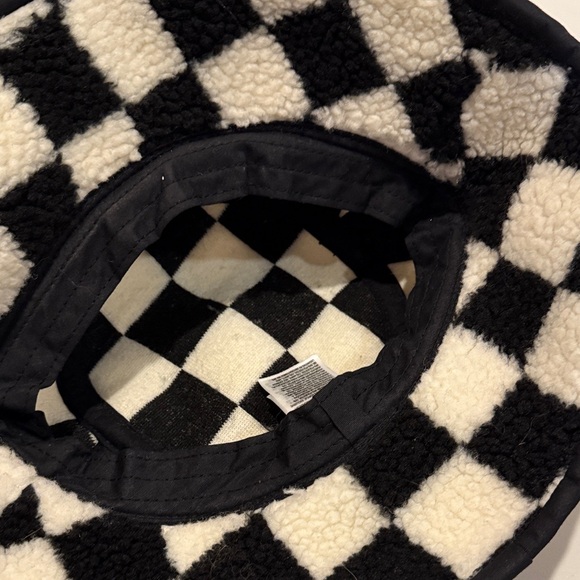 Vans Winterest Bucket Hat SM NWT - Picture 7 of 7